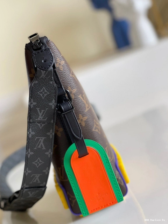 AAA Replica Ru LOUIS MESSENGER VUITTON CRUISER 0812